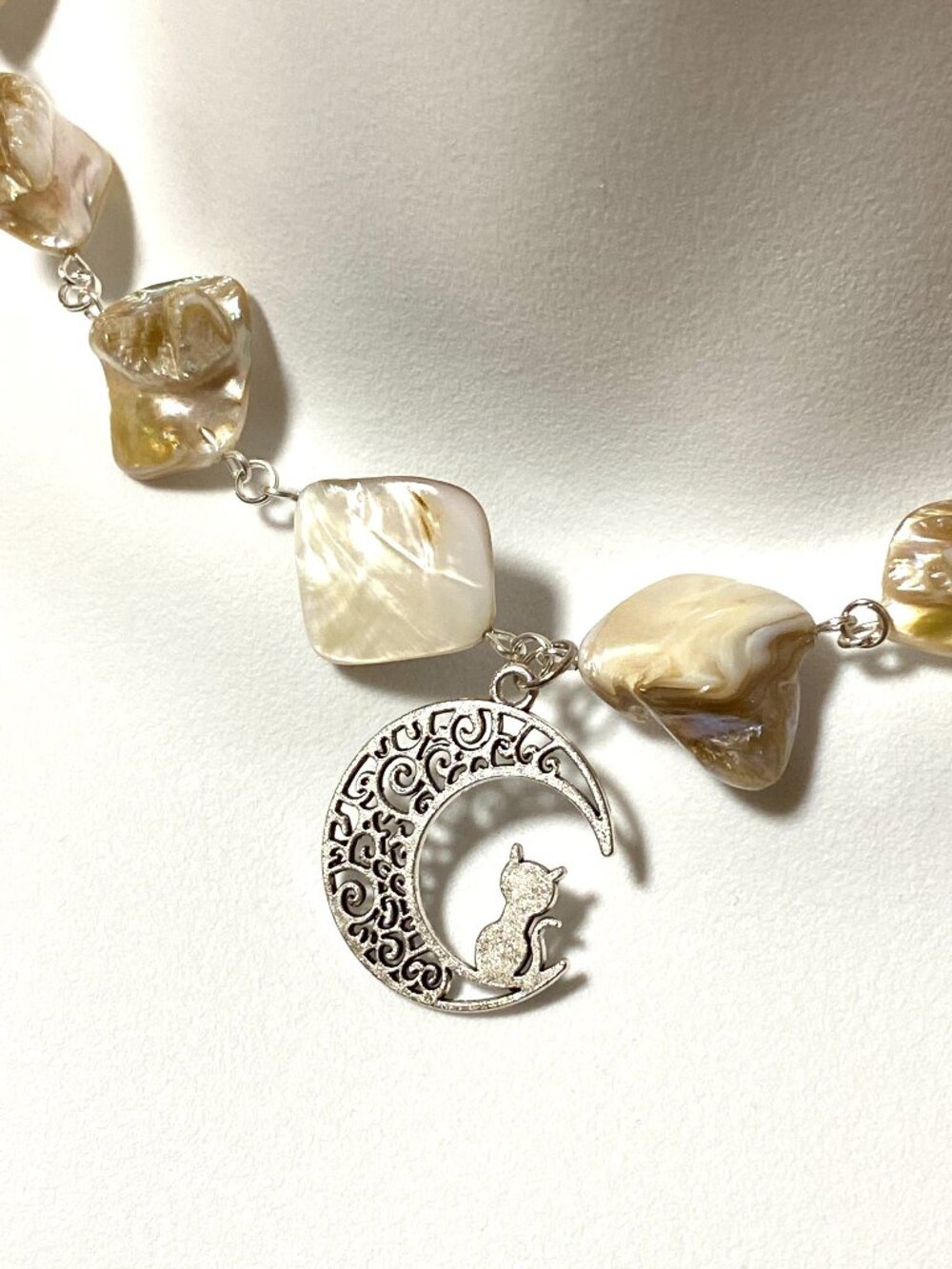 Iridescent Mother of Pearl Shell Short Necklace & Cat on the Moon Filigree Charm